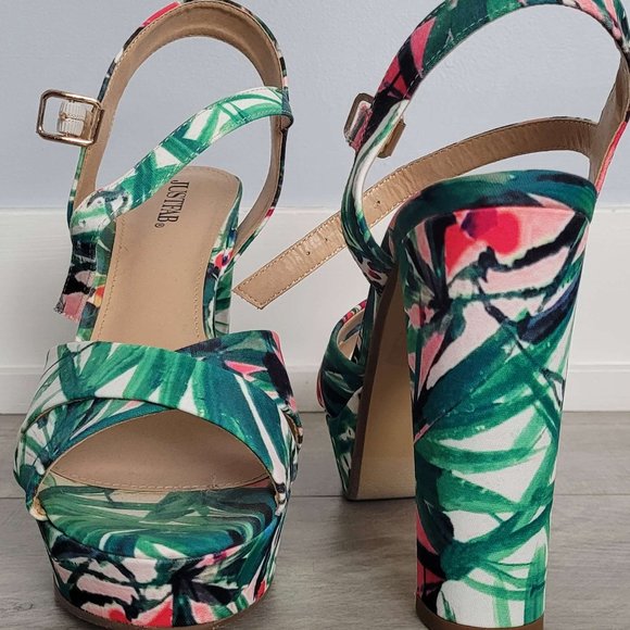 JustFab Platform Heeled Open Toe - Picture 3 of 6